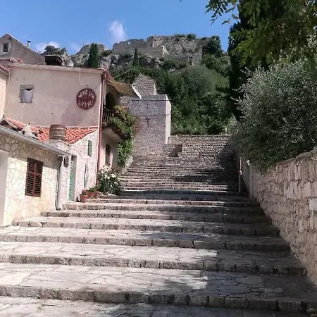 Tonka Novigrad (Dalmatia)